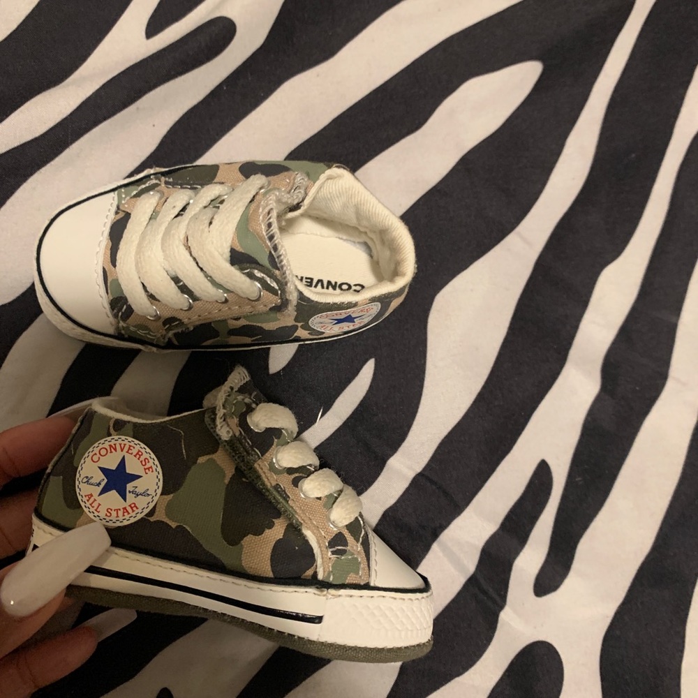 Bby converse